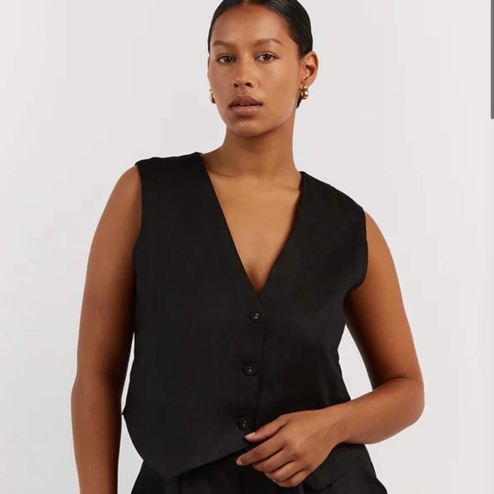 DISSH BANKS BLACK LINEN VEST SIZE 2